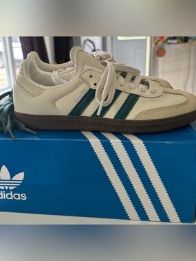 Adidas Samba Shoes in Off-White with Turquoise Stripes- Brand New